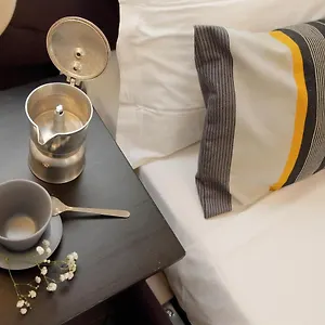 https://ombrellari-4.it-romehotels.com