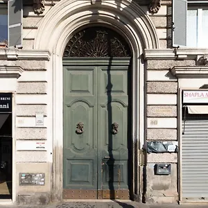 https://iflat-colosseum-bright-grandmary.it-romehotels.com