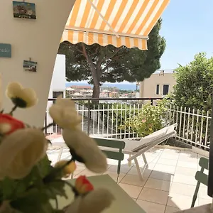 casa-la-perla-alloggio-con-terrazza-e-piscina.hotelitalianriviera.com/